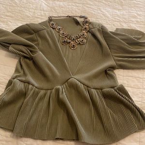 Green crop top